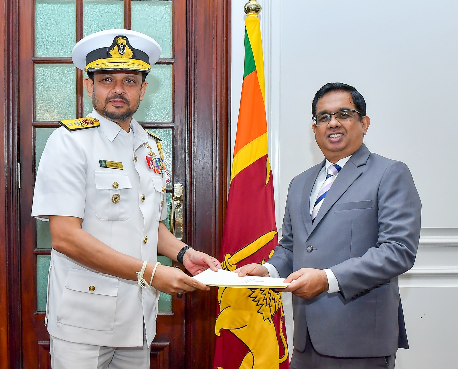 නව නාවික හමුදාපති ලෙස වයිස් අද්මිරාල් ඩේමියන් ප්‍රනාන්දු මහතා පත් කෙරේ