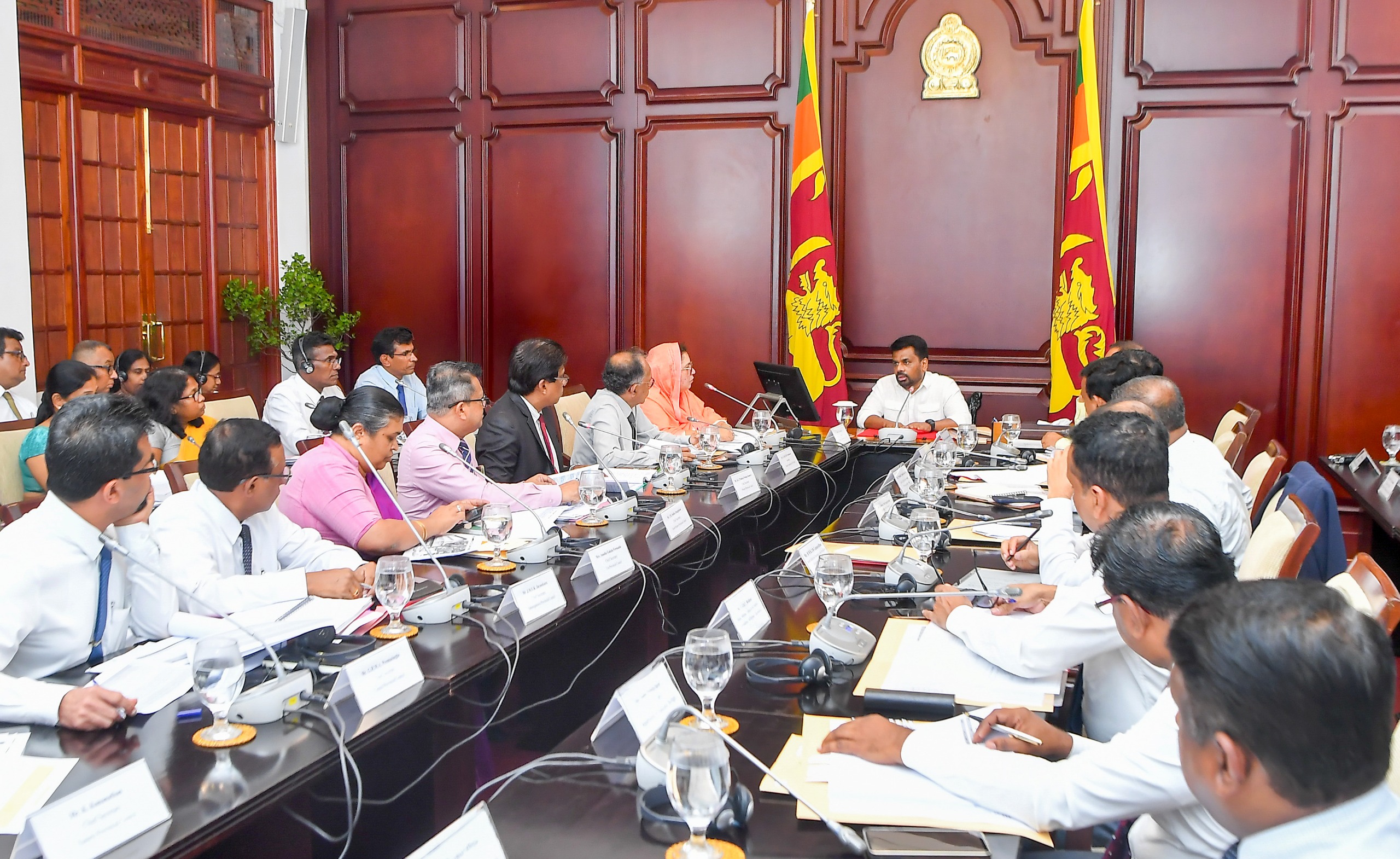පළාත් සභා මගින් ක්‍රියාත්මක සංවර්ධන ව්‍යාපෘතිවල ප්‍රගතිය සහ 2027 අයවැය සැලසුම් පිළිබඳ සාකච්ඡාවක්