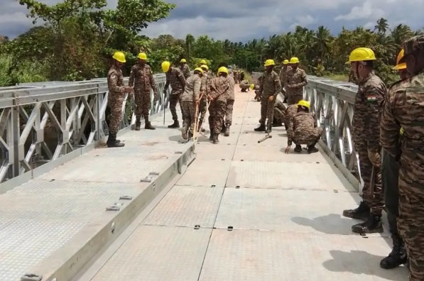 ඉන්දු -ශ්‍රී ලංකා හමුදා ඉංජිනේරුවන් කුරුණෑගල බෙයිලි පාලම ඉදිකිරීමේ කටයුතු සාර්ථකව නිම කරයි