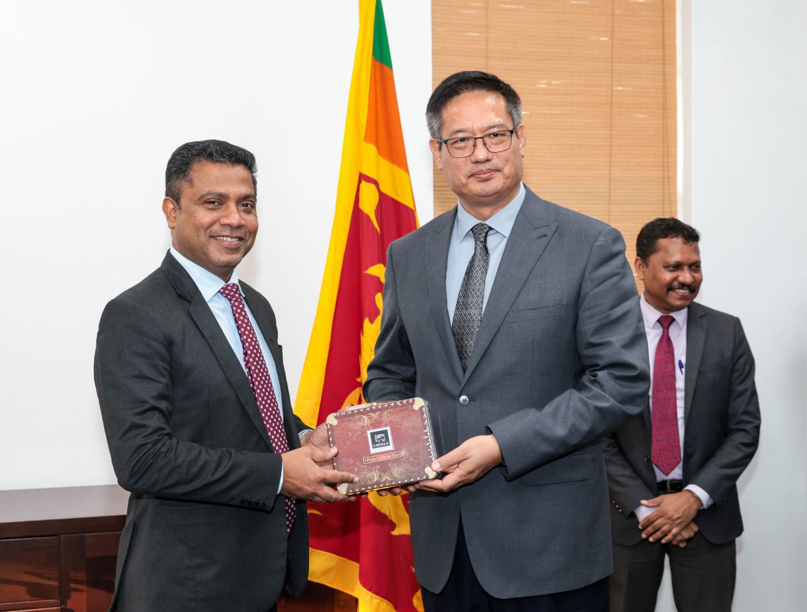 ශ්‍රී ලංකාවේ චීන තානාපතිවරයා සහ සෞඛ්‍ය හා ජනමාධ්‍ය අමාත්‍යවරයා අතර විශේෂ හමුවක්