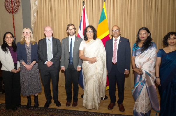 Prime Minister Meets British Council Academic Experts on Education Cooperation and English Language Development