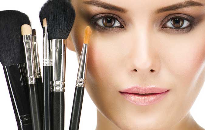 Makeup Brushes වලින්පවා බැක්ටීරියා ආසාදන ඇතිවෙන්න පුළුවන්