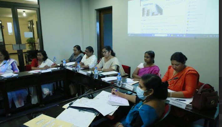 පාර්ලිමේන්තු මන්ත්‍රීවරියන්ගේ සංසදය  ඉදිරි ක්‍රියාකාරී සැලසුම් පිළිබඳ සාකච්ඡා කරයි