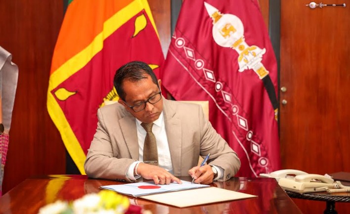 බේරාගැනීම්, පුනරුත්ථාපන සහ වස්තුභංගත්ව  (ආයතනික සහ පුද්ගලික) පනත් කෙටුම්පතට කථානායකවරයාගේ සහතිකය