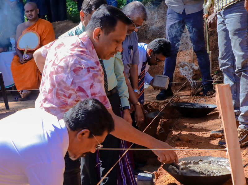 "මලෛයග මහිල්චිචි" වැඩසටහන යටතේ වේවැස්ස නිවාස ව්‍යාපෘතියට මුල්ගල් තැබේ 