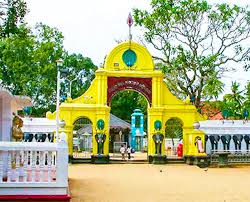 කතරගමට වැඩබලන බස්නායක නිලමේවරයෙක්