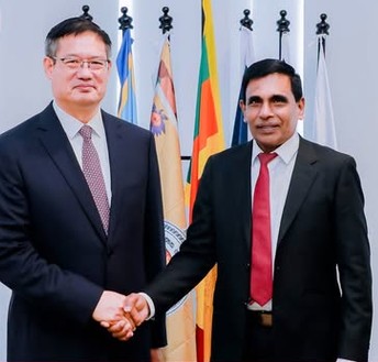 මහජන ආරක්ෂක සහ පාර්ලිමේන්තු කටයුතු ඇමැති සහ ශ්‍රී ලංකාවේ චීන තානාපති අතර හමුවක් 