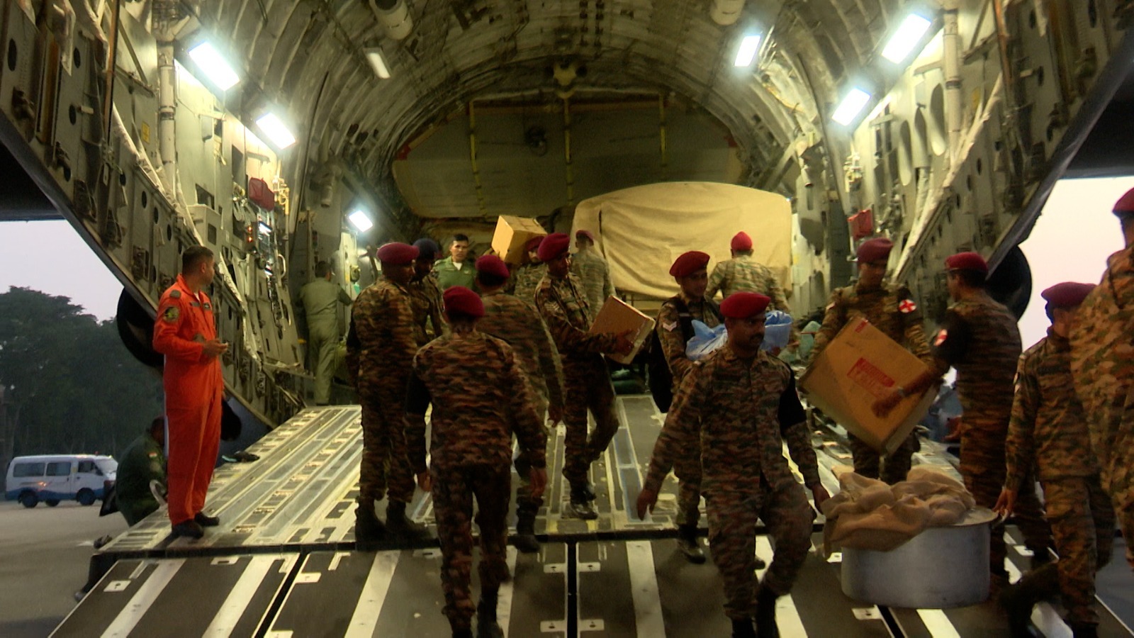 ඉන්දිවෙන් හමුදා වෛද්‍ය කණ්ඩායමක් දිවයිනට පැමිණෙයි 