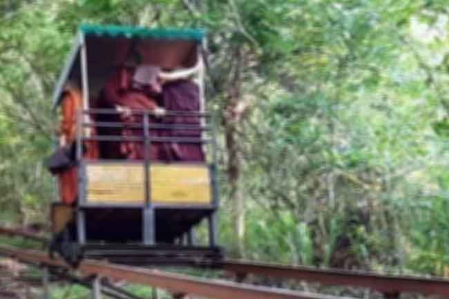 නා උයන ආරණ්‍ය සේනාසනයේ අනතුරක් – හිමිවරු 07 ක් අපවත් වෙති