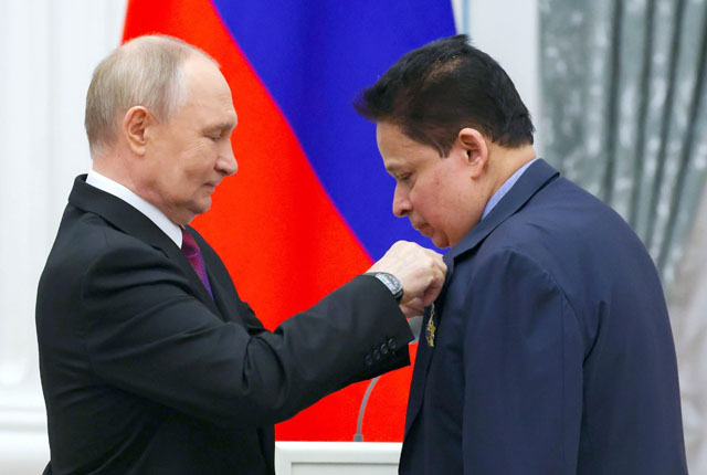 වෛද්‍ය සමන් වීරසිංහට රුසියානු ජනපති ව්ලැඩ්මීර් පුටින් විසින් සම්මානයක් පිරිනමයි  