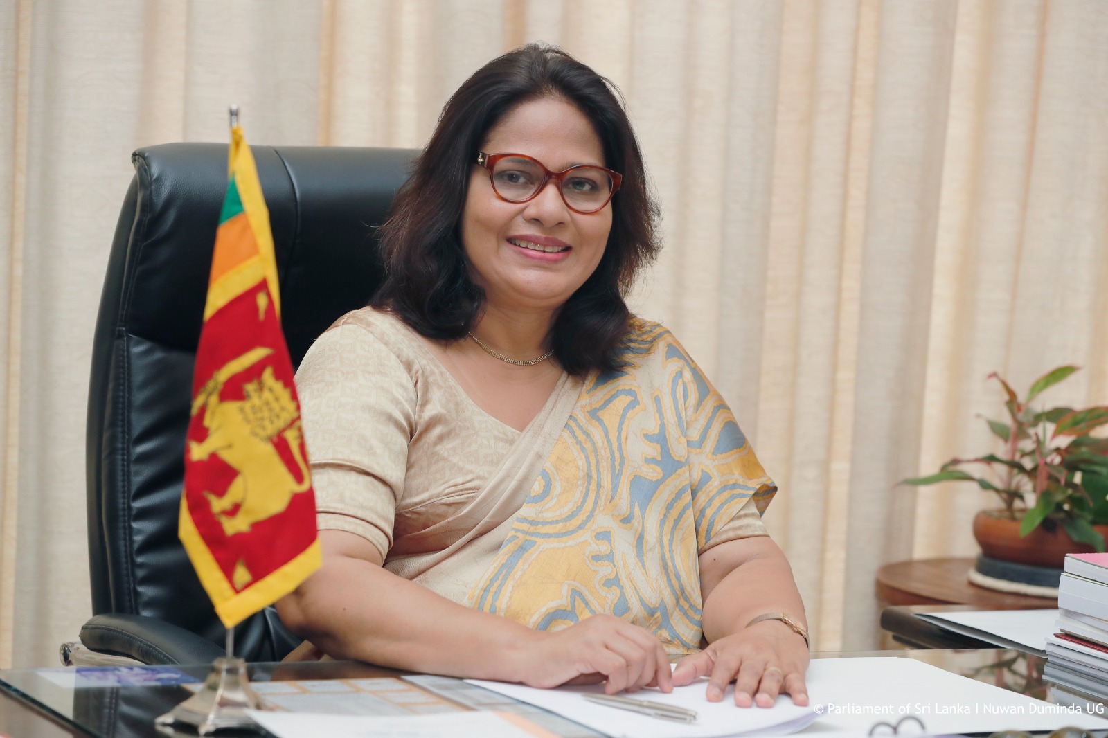 අභිනවයෙන් තේරීපත් වූ සියලු මන්ත්‍රීවරයන්ට පාර්ලිමේන්තුවේ මහලේකම්වරියගෙන් නිවේදනයක්