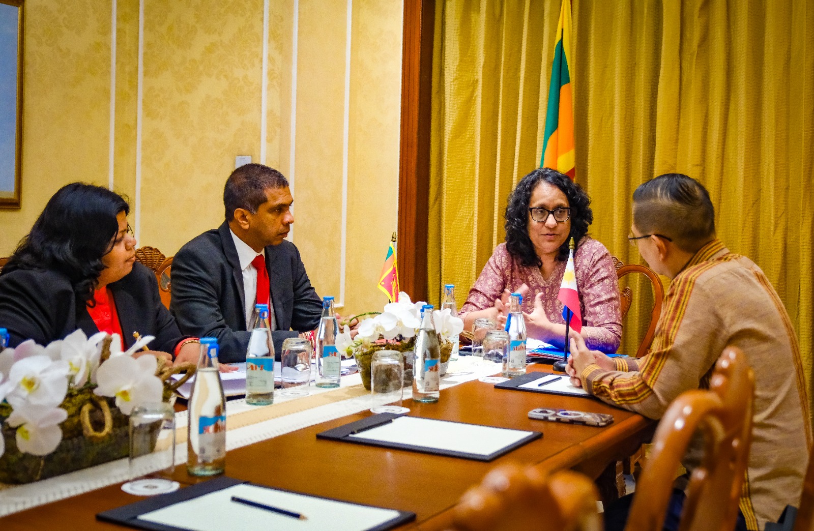 Prime Minister Holds Bilateral Meetings in the Philippines to Strengthen Cooperation in Education, Skills Development, and Agricultural Research