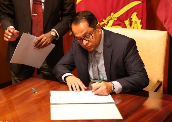 අපරාධයකින් උත්පාදිත දේ පිළිබඳ පනත් කෙටුම්පතට කථානායකවරයාගේ සහතිකය