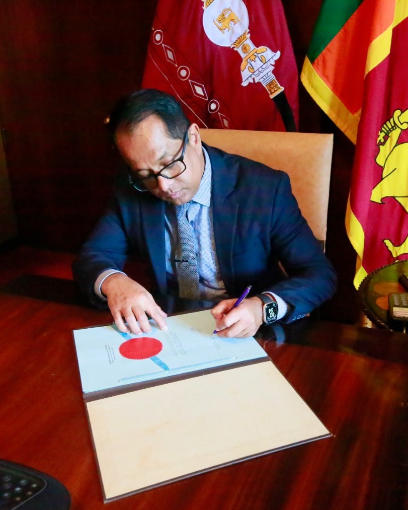 ආරක්ෂක මාණ්ඩලික ප්‍රධානී (ඉවත් කිරීමේ) පනත් කෙටුම්පතට කථානායකවරයාගේ සහතිකය