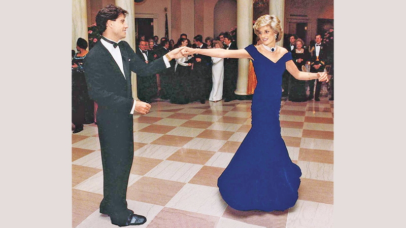Princess Diana’s iconic ball gown auctioned for over US$ 600,000
