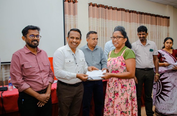 බදුල්ලේ පවුල් 150කට රුපියල් ලක්ෂ 1,500ක නිවාස ආධාර ප්‍රදානය කෙරේ