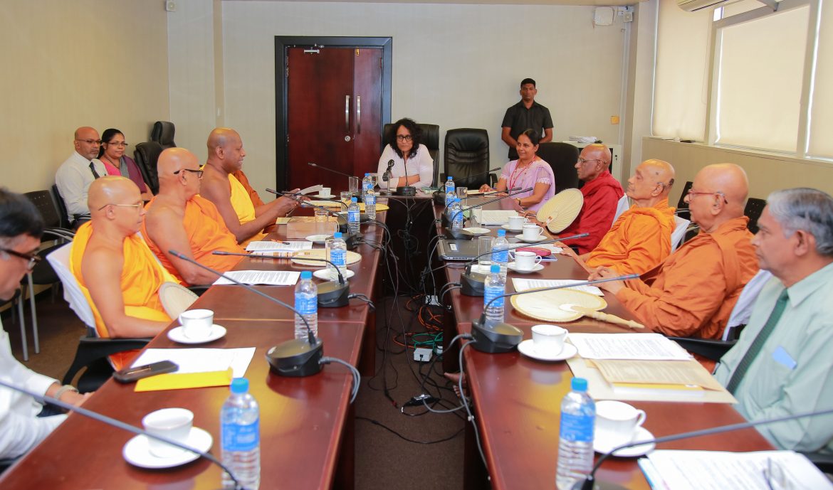 බුද්ධ ධර්මය විෂය සම්බන්ධ ගුරු හිඟය අග්‍රාමාත්‍යවරියගේ අවධානයට