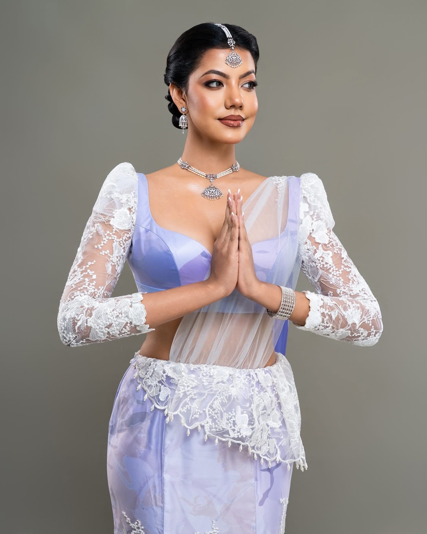 ලෝක රූ රැජිණ තරයේ අනුදි තවත් පියවරක් ඉදිරියට 