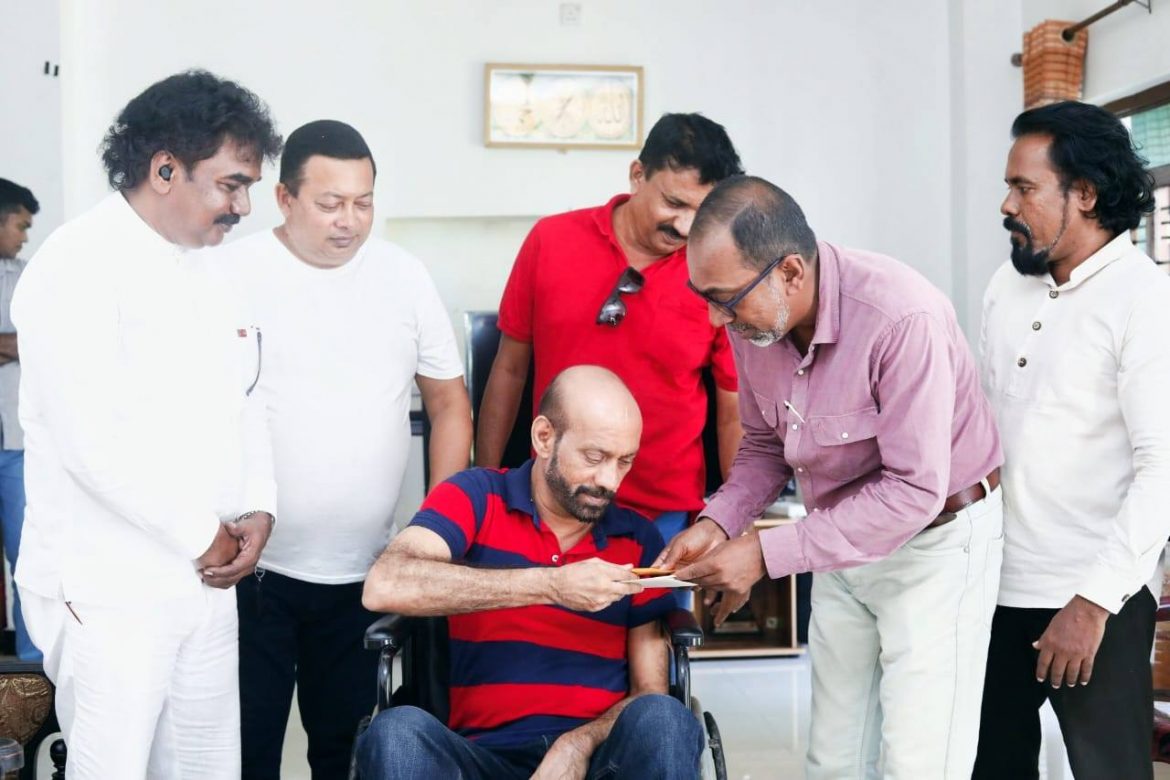 ජනාධිපති අරමුදලෙන් ලක්ෂ 10ක් ගායන ශිල්පී ඉෂාක් බෙග්ට