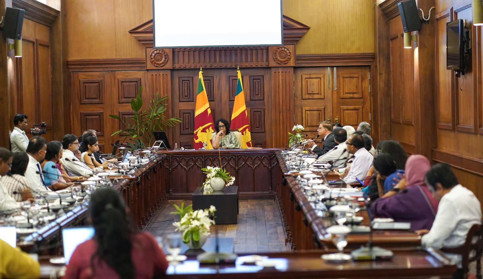 ඩිජිටල් තාක්ෂණය භාවිත කිරීමෙිදී දත්තවල සුරක්ෂිතභාවය, පෞද්ගලිකත්වය සහ සදාචාරාත්මක කරුණු සහතික කිරීමට නියාමන රාමුවක් අවශ්‍යයි-  අගමැතිනී