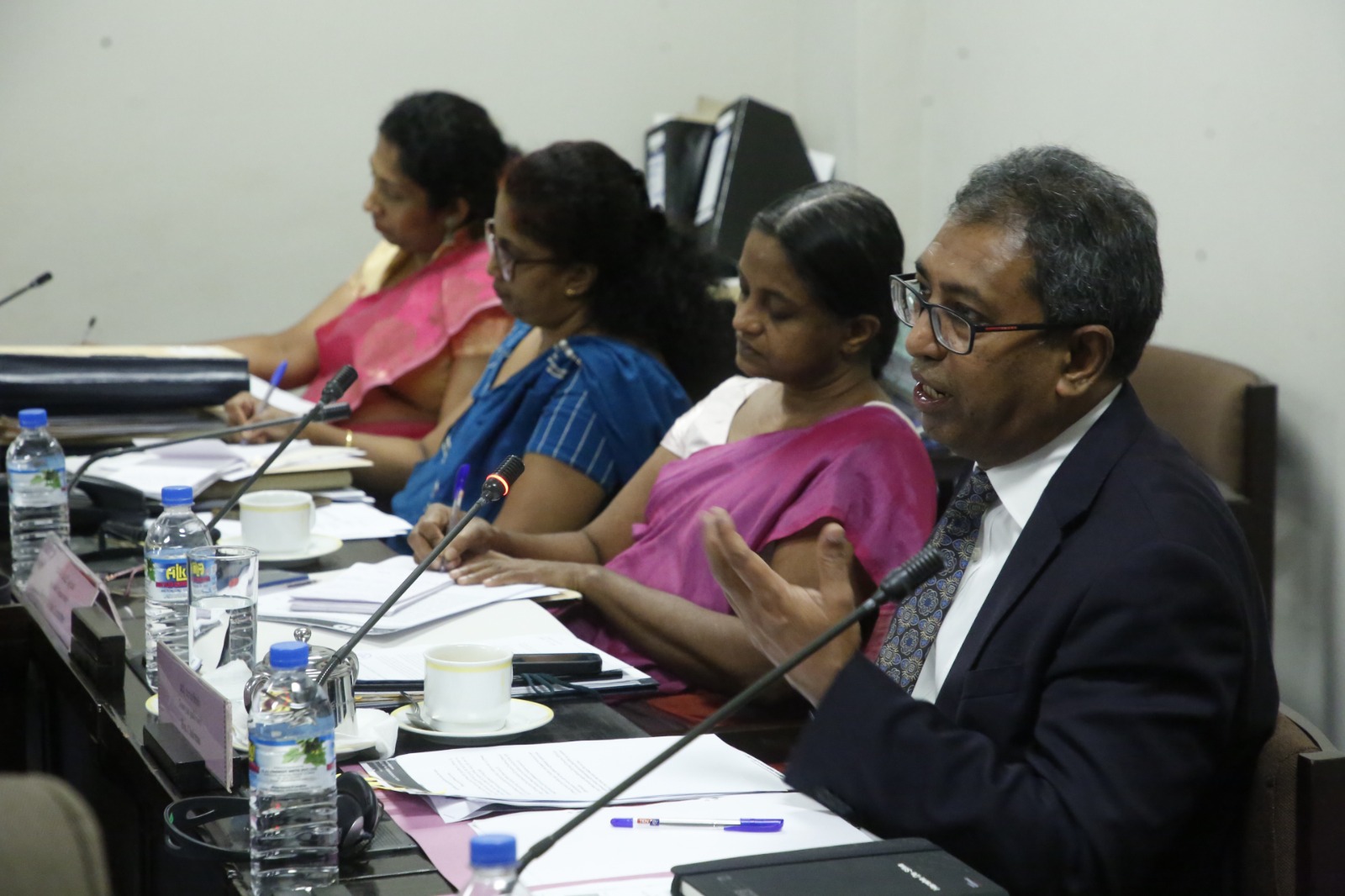 බීඩි සඳහා දුම්කොළ බද්ද වැඩි කිරීමේ ගැසට් පත්‍රයට රජයේ මුදල් පිළිබඳ කාරක සභාවේ අනුමැතිය
