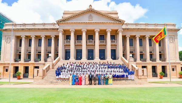 පිළියන්දල මධ්‍ය මහා විද්‍යාලයේ ශිෂ්‍ය පාර්ලිමේන්තු මංගල සභාවාරය ජනාධිපති ලේකම් කාර්යා‍ලයේදී