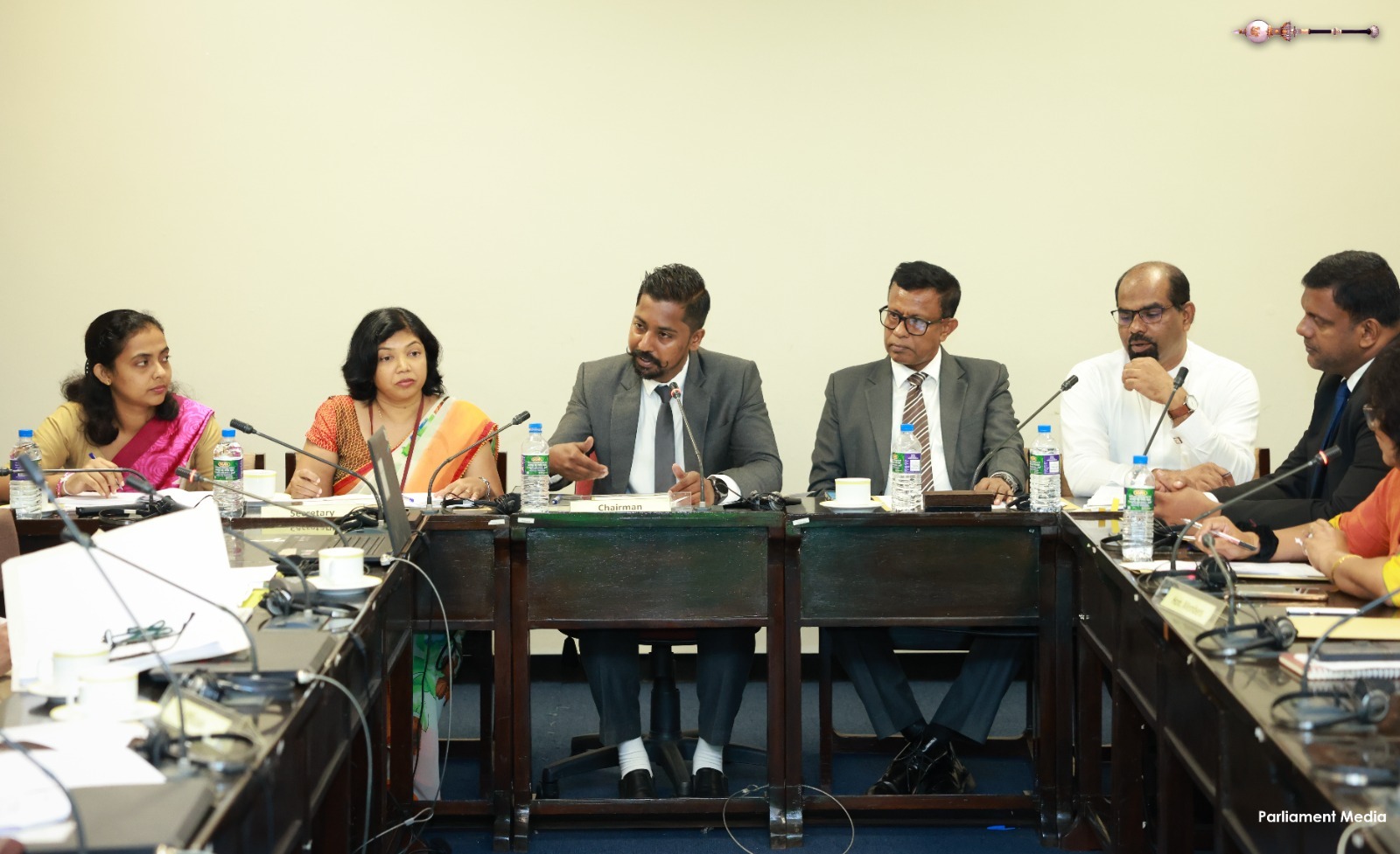 ජනාධිපතිවරයන්ගේ හිමිකම් (ඉවත් කිරීමේ) පනත් කෙටුම්පතට අද ලැබුණු අනුමැතිය 