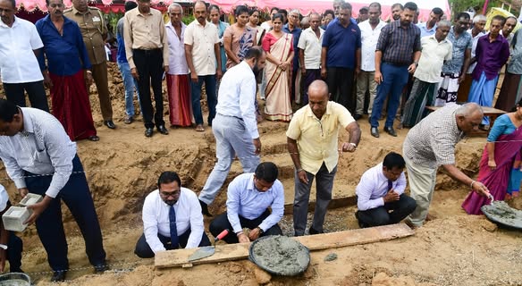 බඳගිරිය කොලණිය උප තැපැල් කාර්යාල නව ගොඩනැගිල්ලට මුල්ගල තැබේ