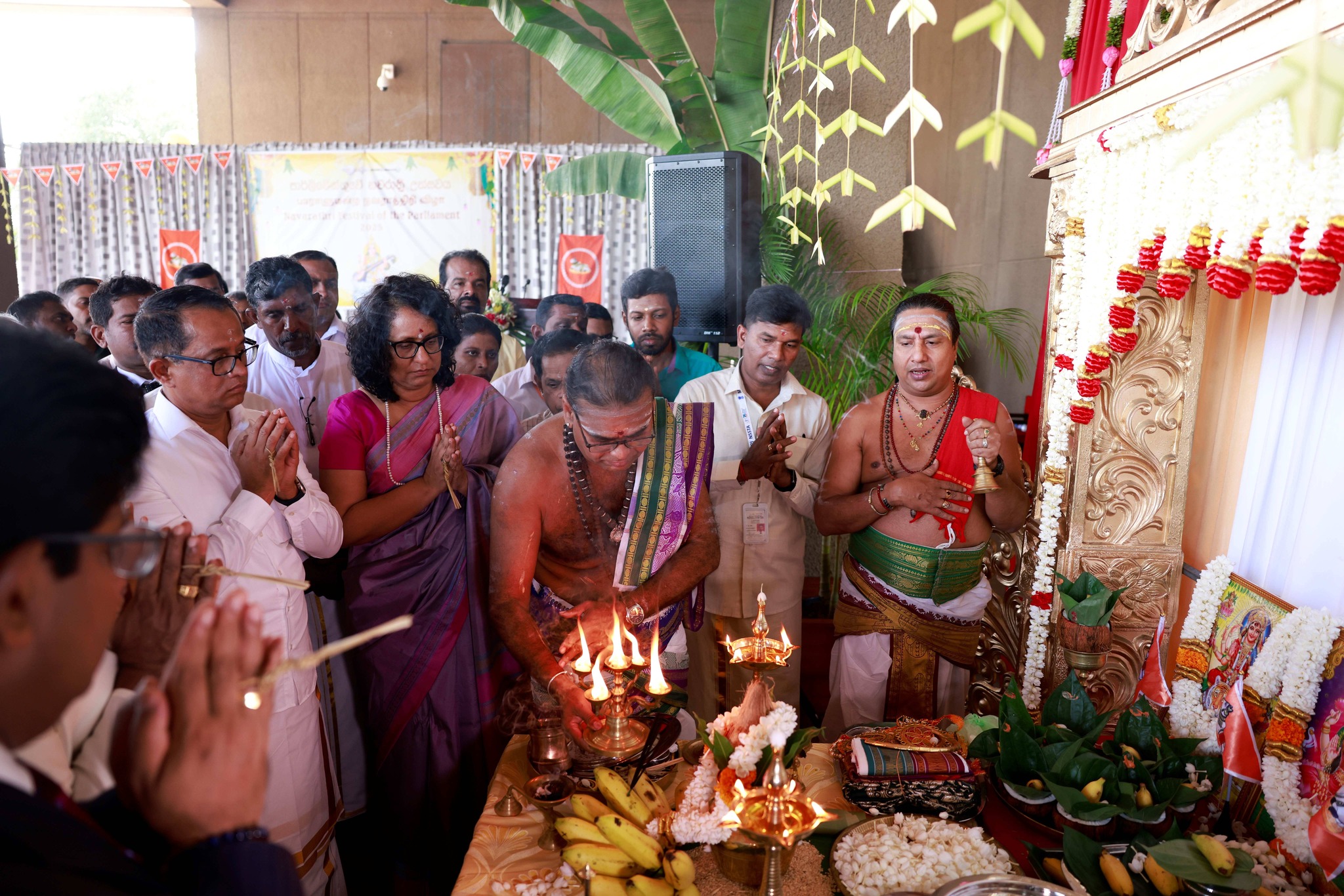 ශ්‍රී ලංකා පාර්ලිමේන්තුව නවරාත්‍රී පූජෝත්සවය උත්සවාකාරයෙන් සමරයි