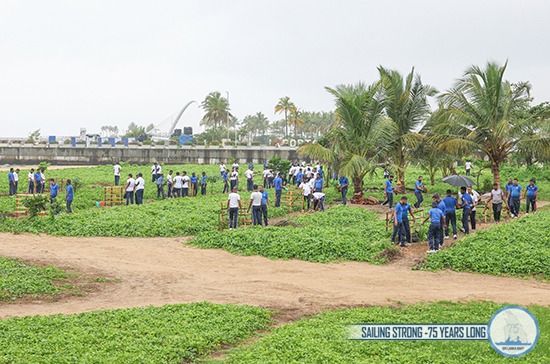 ශ්රී ලංකා නාවික හමුදාවේ අභිමානවත් 75 වන සංවත්සරයට සමගාමීව දිපව්යාප්ත රුක් රෝපණ වැඩසටහන් මාලාවක්