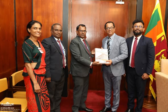 විගණකාධිපතිවරයාගේ 2024 වාර්ෂික වාර්තාව කථානායකවරයාට භාරදෙයි