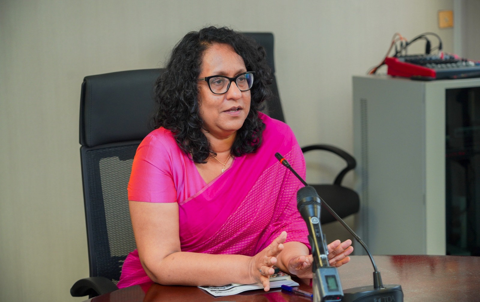 රාජ්‍ය මුද්‍රණ නීතිගත සංස්ථාවේ සේවක වැටුප් ගැටලු විසඳීමට අගමැතිනියගේ අවධානය