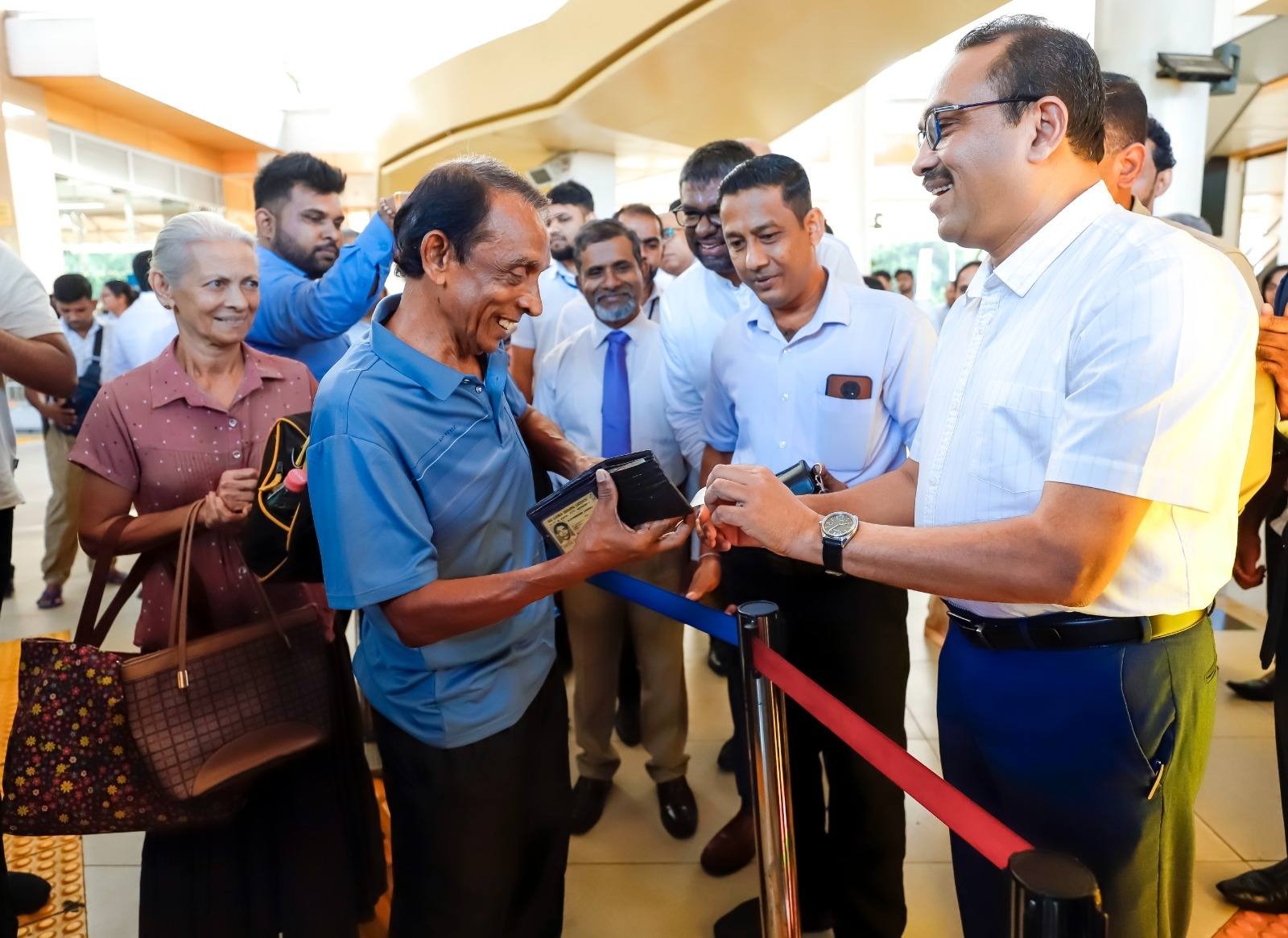 කාඩ් එකෙන් බස් ගාස්තු ගෙවීම ඇරඹේ  