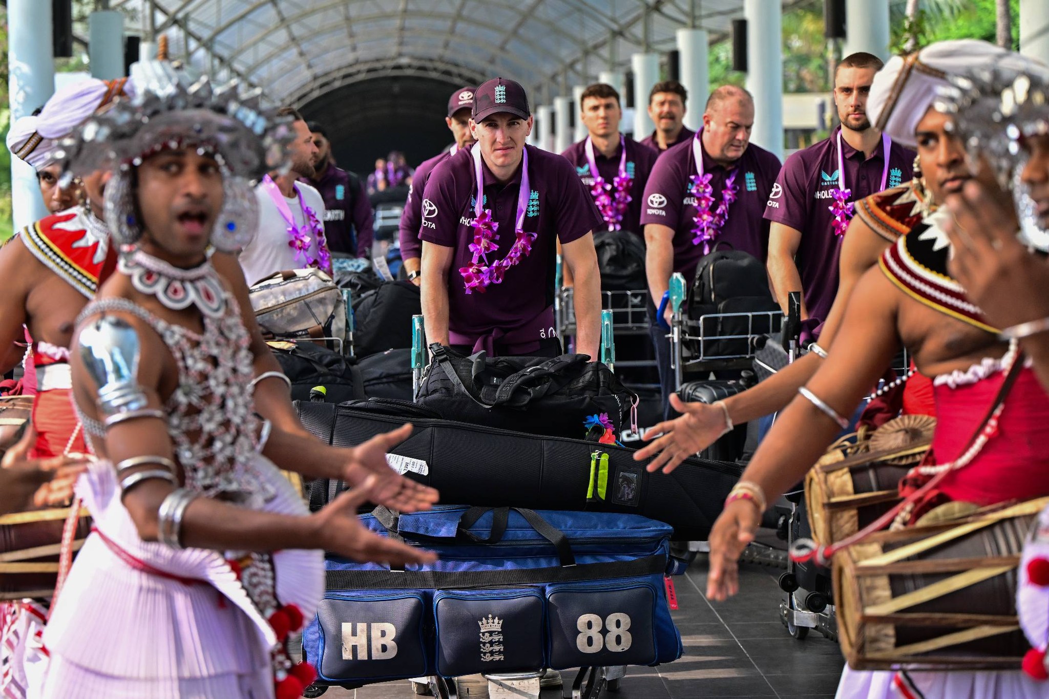 එංගලන්ත ක්‍රිකට් කණ්ඩායම දිවයිනට 