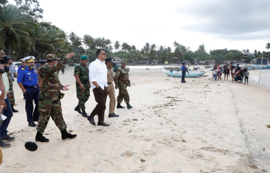 ආරුග‍ම්බේ ප්‍රදේශයේ ආරක්‍ෂාව පිළිබඳ සොයා බැලීමට ආරක්‍ෂක ලේකම්වරයා එහි සංචාරයක