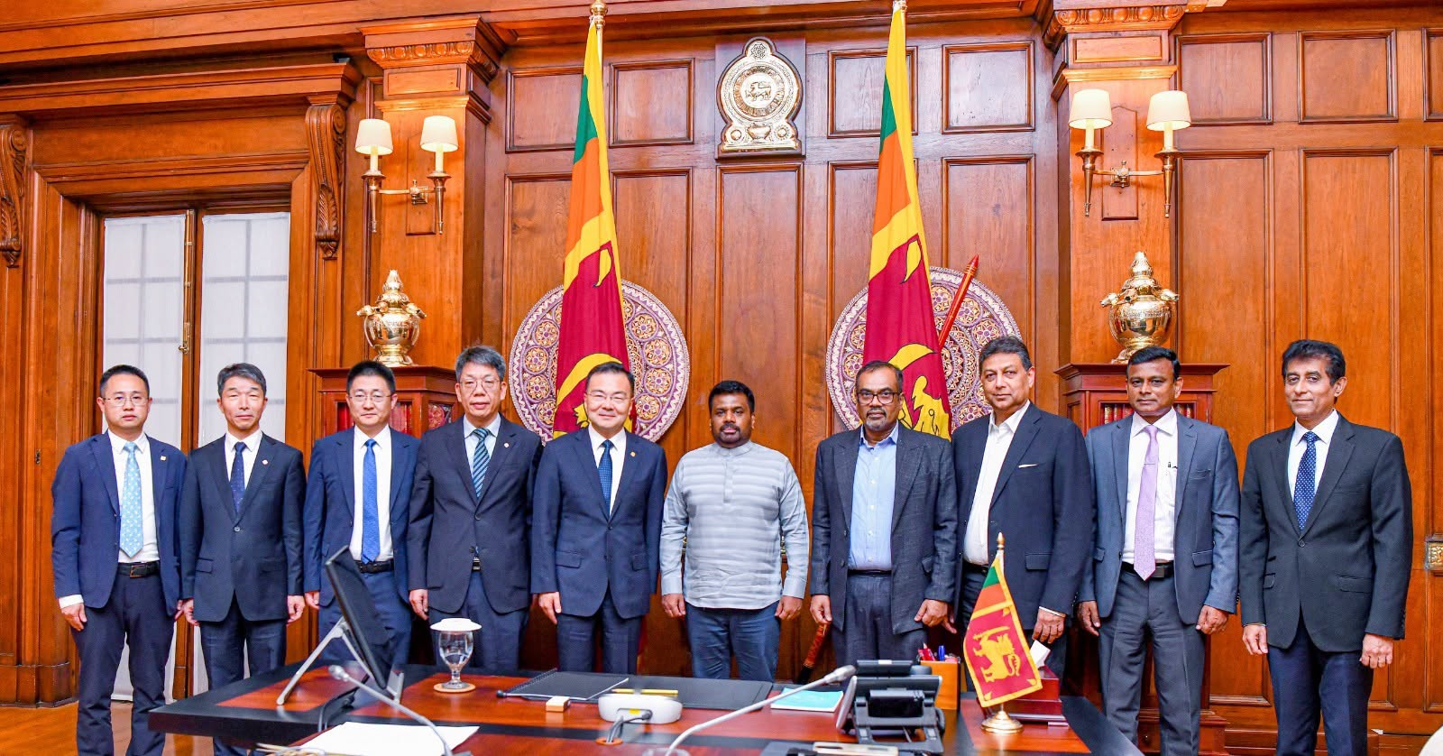 ජනපති සහ විදෙස් ආයෝජක පිරිසක් අතර හමුවක්