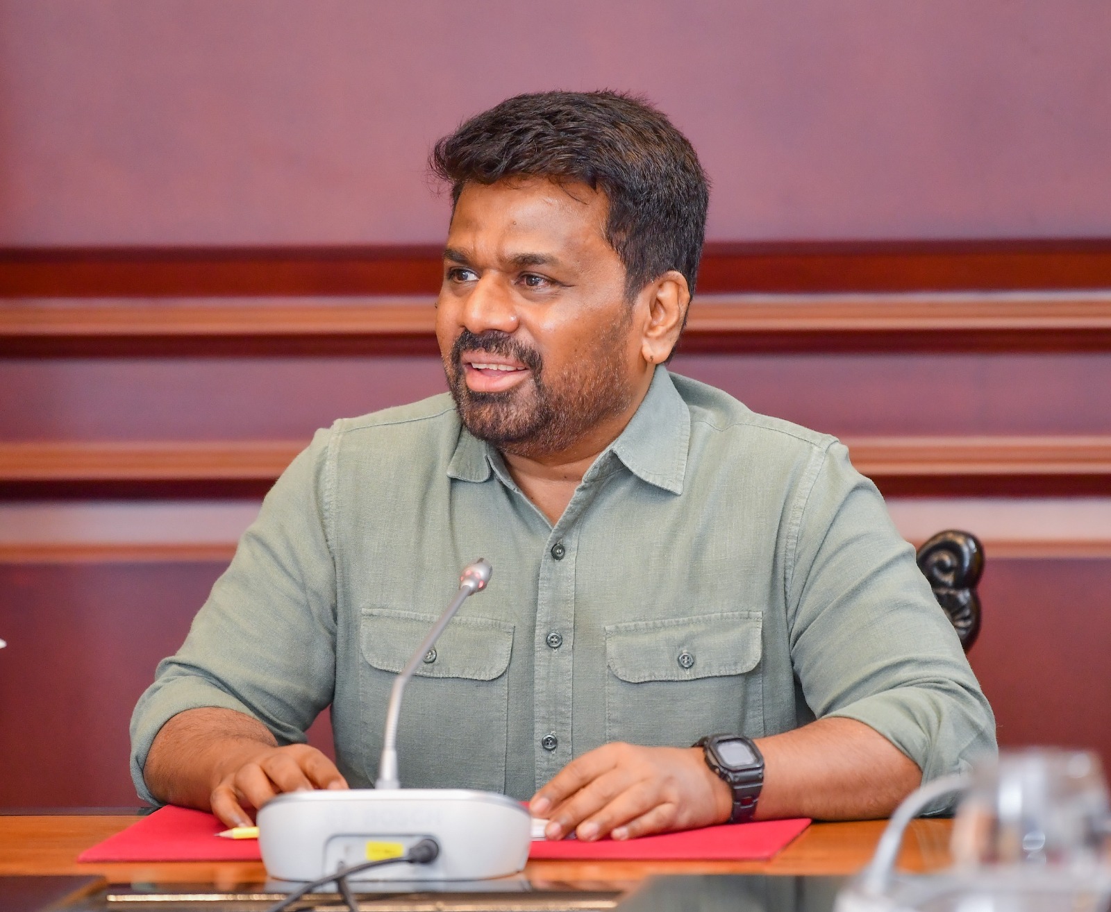 පවතින තත්ත්වය සම්බන්ධයෙන් ජනපති අමාත්‍යාංශ ලේකම්වරුන්ට දුන් උපදෙස් 