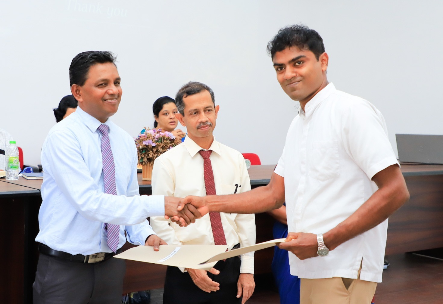  සංචාරක හෝටල් ආශ්‍රිත වෙරළ රැකබලා ගන්නා පුද්ගලයන් පත් කිරීමේ වැඩසටහනක්
