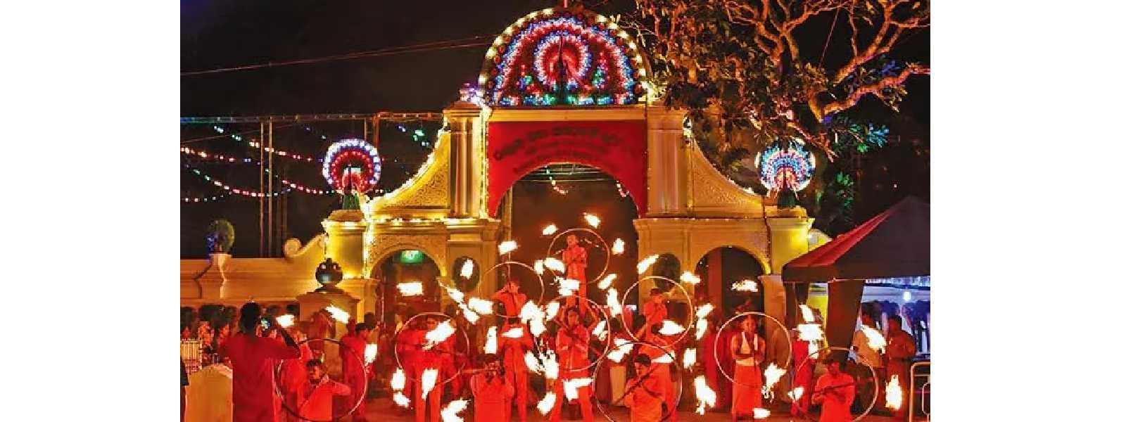 රුහුණු මහා කතරගම දේවාලයේ වාර්ෂික පෙරහැර අදින් ඇරඹෙයි