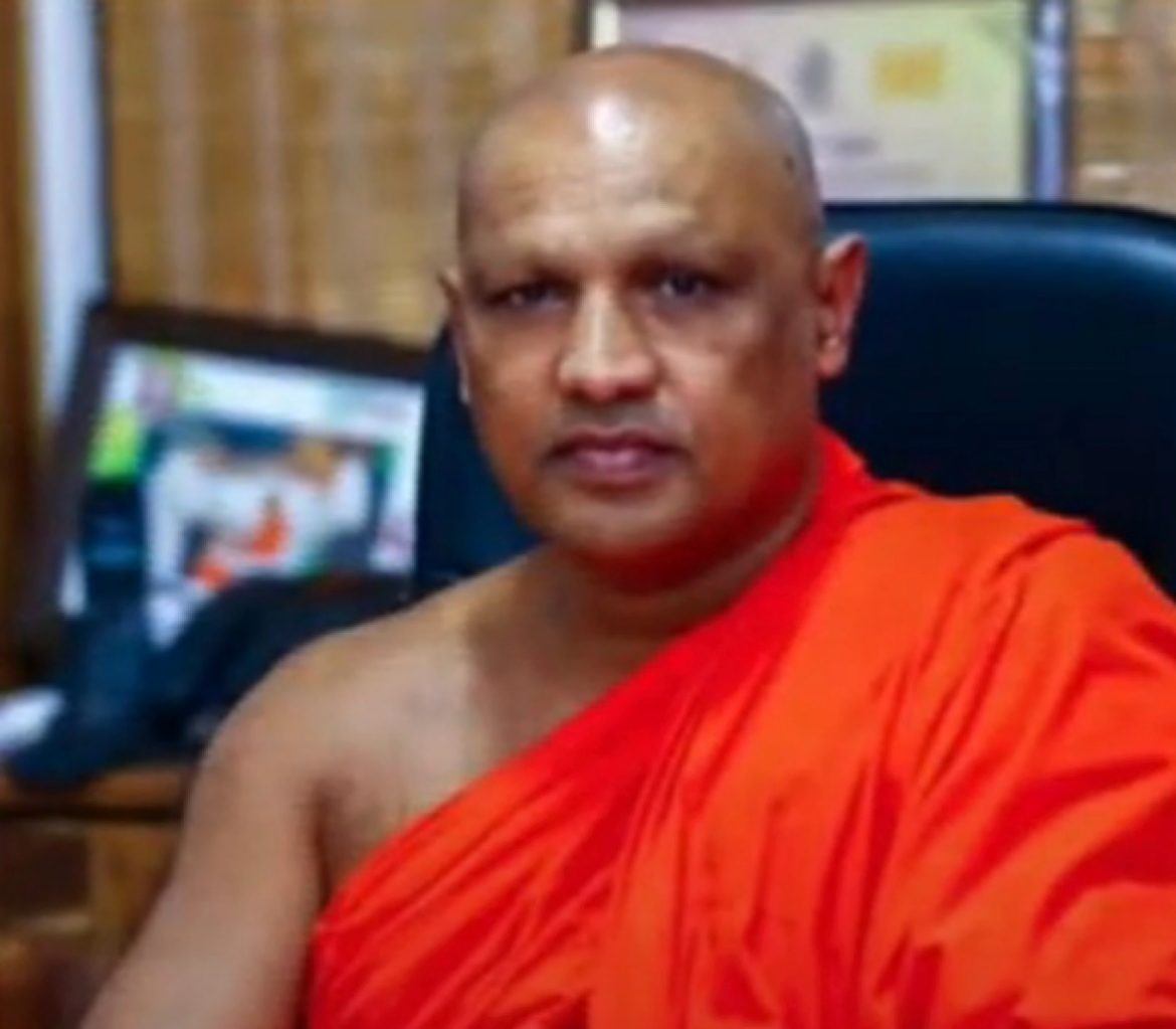 අස්ගිරි පාර්ශ්වයේ අනුනායක ධුරය පූජ්‍ය නාරම්පනාවේ ආනන්ද හිමිට