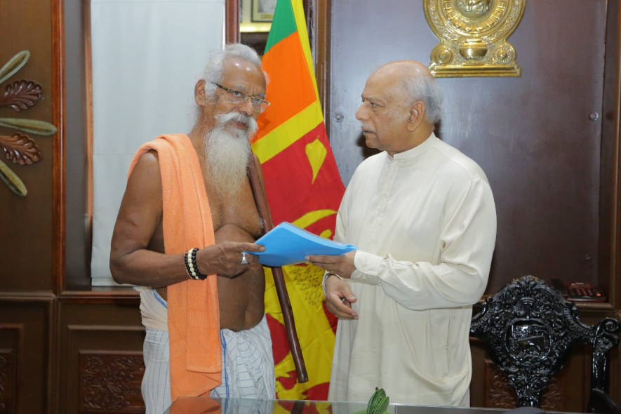 ආදිවාසි නායකයා අගමැති හමුවෙයි 