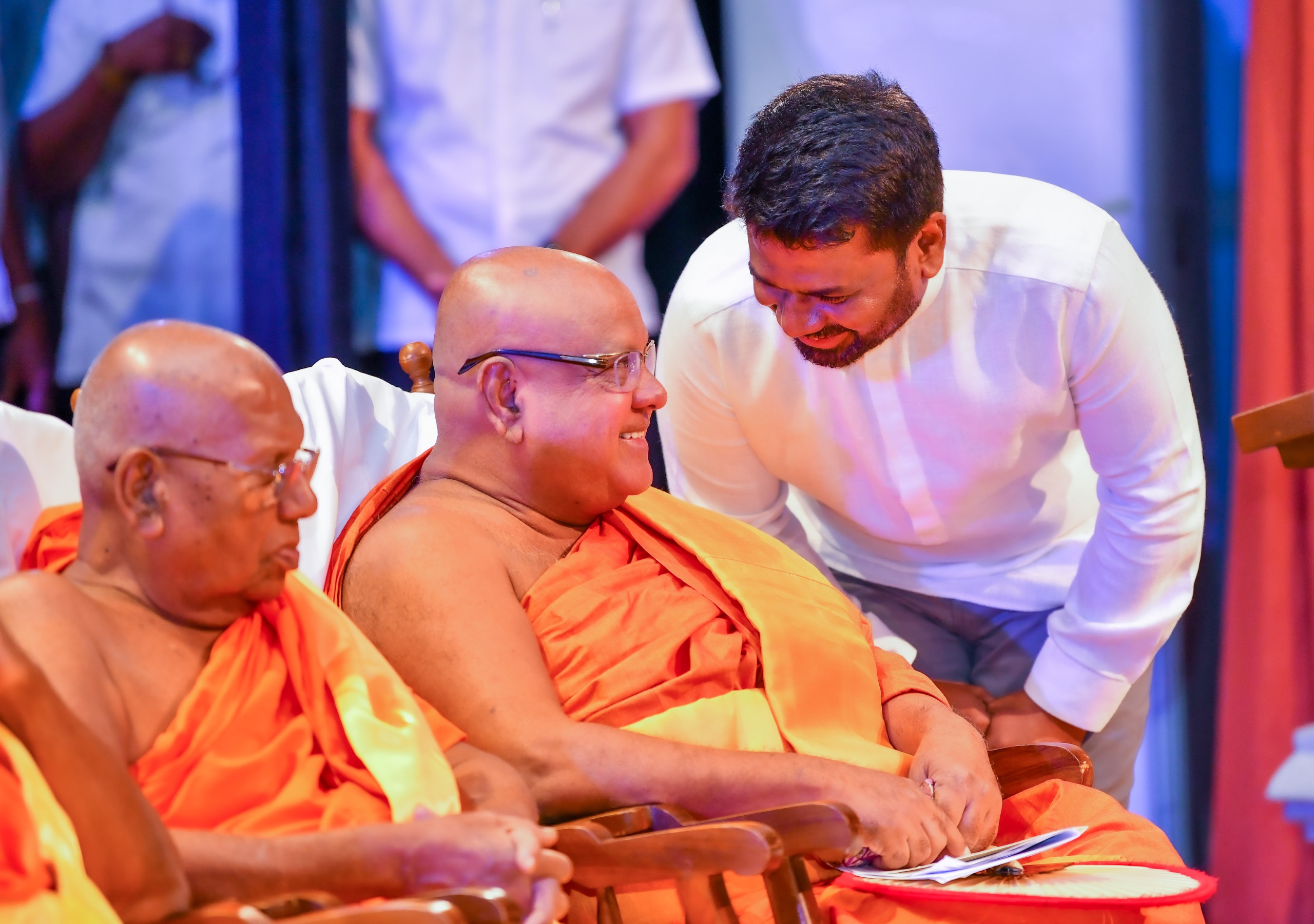අනාගත පරපුර විෂ මත්ද්‍රව්‍යවලින් බේරා ගැනීම සඳහා මහා සංඝරත්නය ප්‍රමුඛ සියලු දෙනාගේ සහාය අපේක්ෂා කරනවා - ජනපති