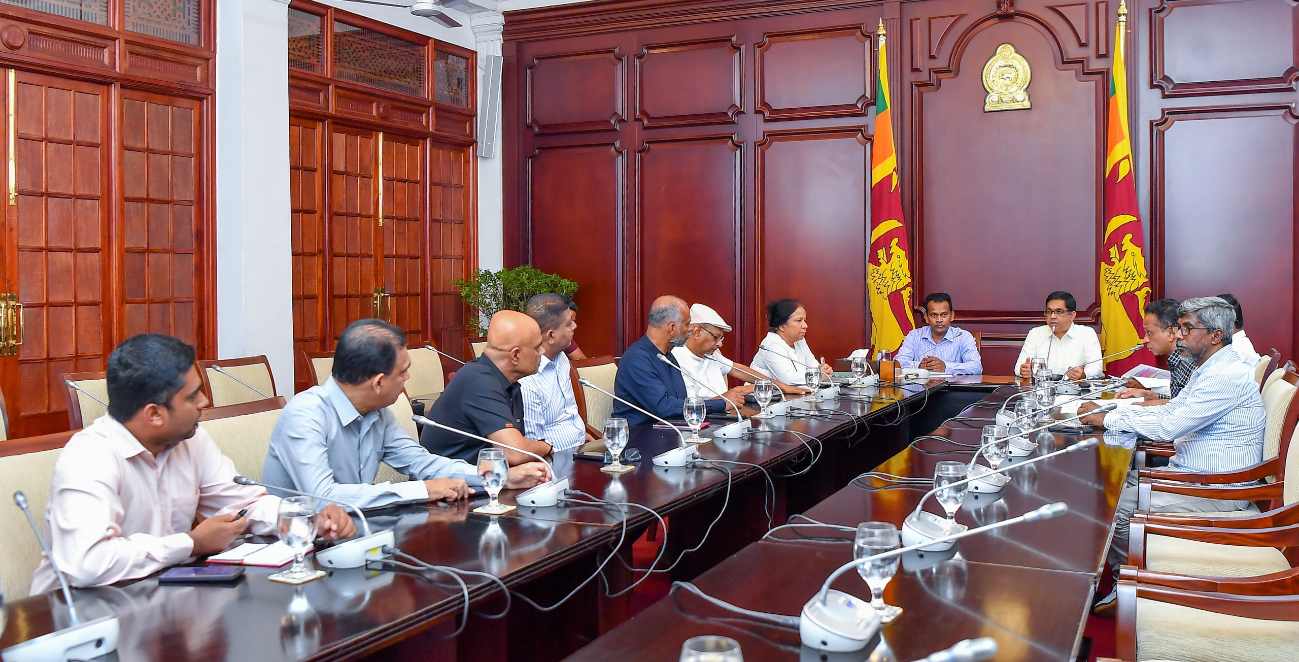 මැදපෙරදිග අර්බුදය හමුවේ සංචාරකයන්ට සහ විදේශගත ශ්‍රමිකයන්ට, ආරක්ෂාව සහ සුභ සාධන සැලසීමට රජයෙන් විශේෂ වැඩපිළිවෙළක්