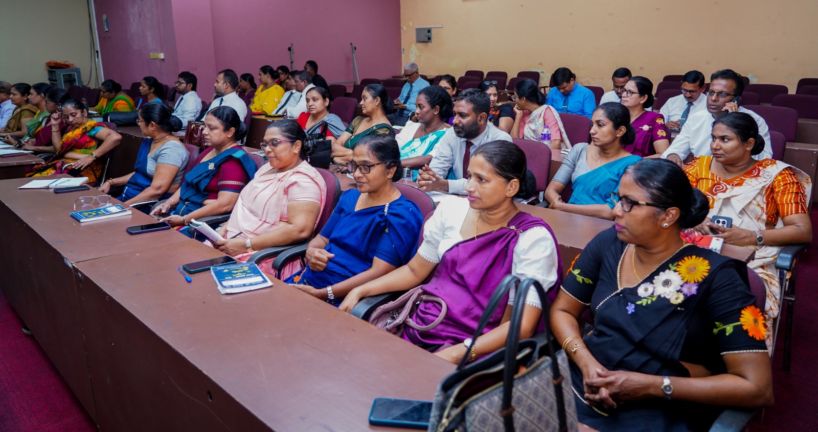 නව අධ්‍යාපන ප්‍රතිසංස්කරණ සහ ජාතික විෂයමාලා රාමුව පිළිබඳ පළාත් හා කලාප අධ්‍යාපන නිලධාරීන් දැනුවත් කරයි 