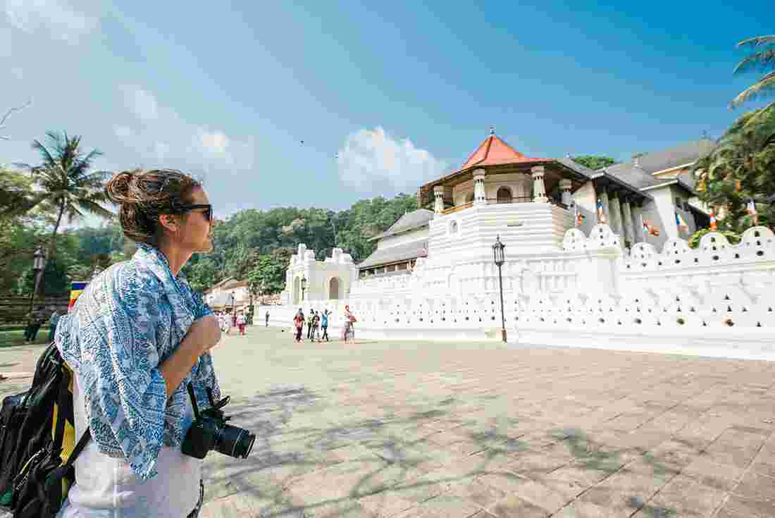 Prime Minister pledges to bring back tourists to Sri Lanka by August