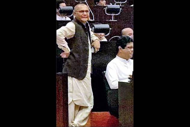 MP Athaullah’s attire causes stir in Chamber