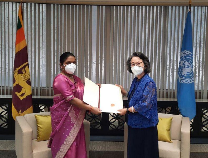 ශ්‍රී ලංකාවේ නිත්‍ය නියෝජිත තානාපතිනිය යුනෙස්කැප් (UNESCAP) වෙත අක්තපත්‍ර ලිපි පිළිගන්වයි