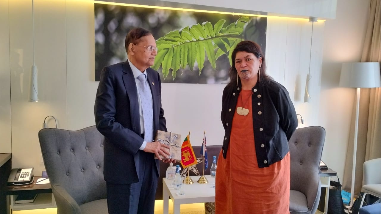 2022 CHOGM ට සමඟාමීව ශ්‍රී ලංකාවේ සහ නවසීලන්තයේ විදේශ අමාත්‍යවරු අතර හමුවක්